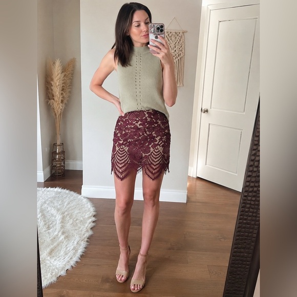 Express Dresses & Skirts - NWT Express Burgundy Floral Lace Mini Skirt Size 8 Scalloped Hem Date Night